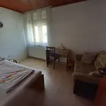 Δωμάτια σε οικογενειακή κατοικία Apartma Cerknica