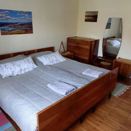 Apartma *
