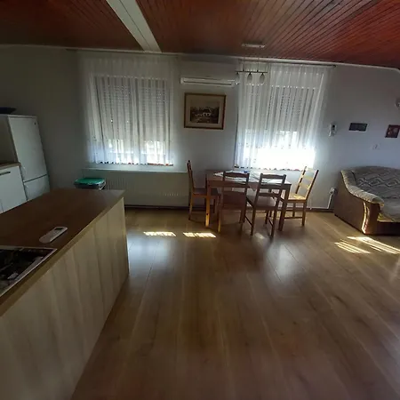 Apartma