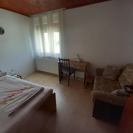 Rum i privatbostad Apartma Cerknica